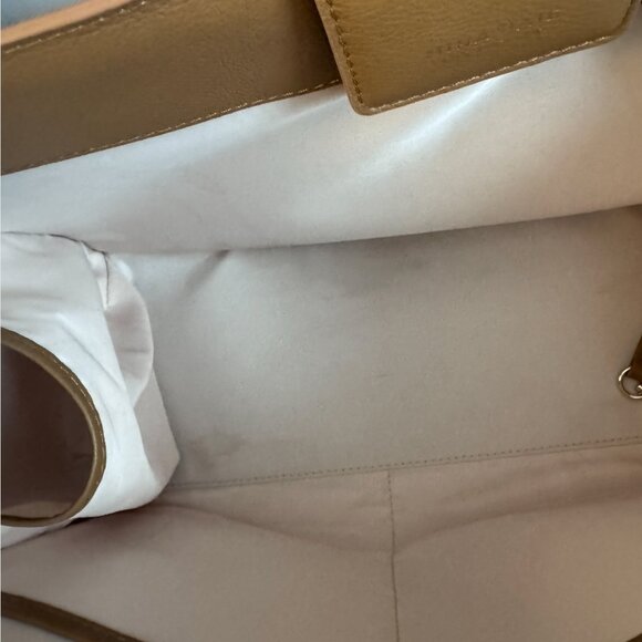 Mina Baie Juliet (Work Tote) in Tan - Picture 5 of 6